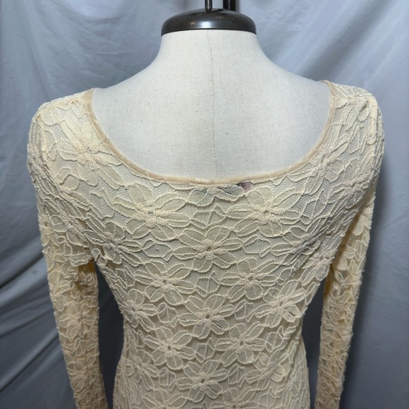 Young Essence Ivory Buttercream Lace Tunic Floral Sheer Long Sleeve Large Top - Picture 6 of 7